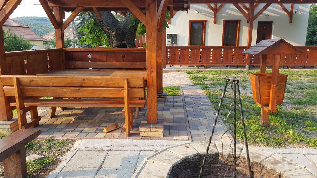 Gesztenyes Vendeghaz Garáb Екстериор снимка